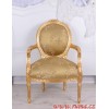 Židle v zlaté barvě