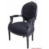 Židle v černé barvě